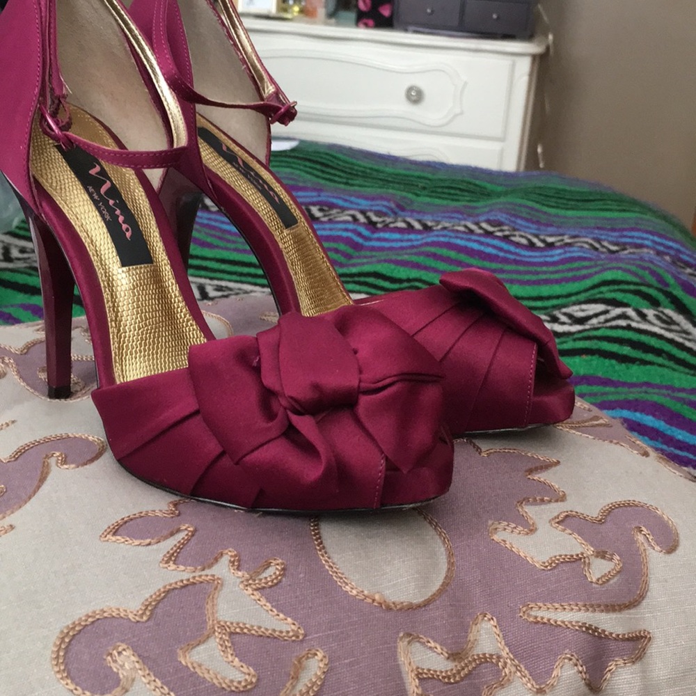 COPY - New Listing✨ Beautiful color Satin d’orsay pumps